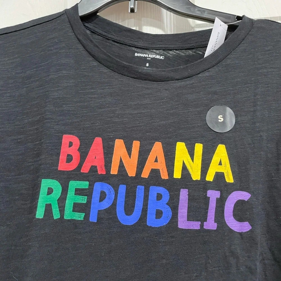 NWT Banana Republic Pride Rainbow T-Shirt Small - Picture 2 of 6